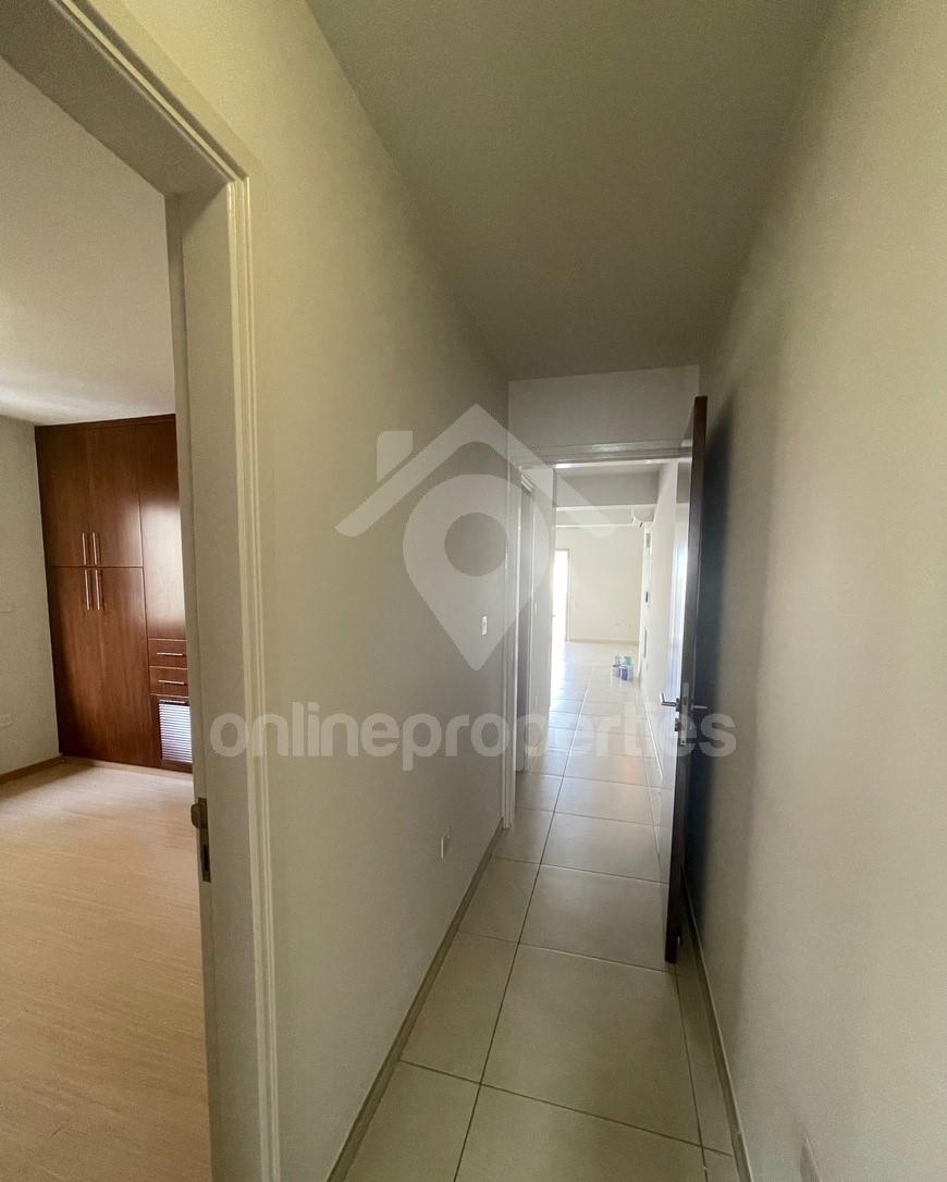 To change image, hover mouse over thumbnails below