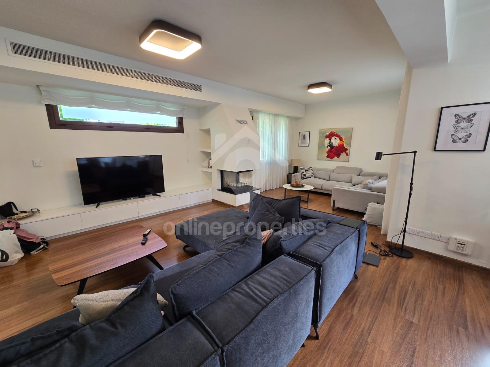 To change image, hover mouse over thumbnails below