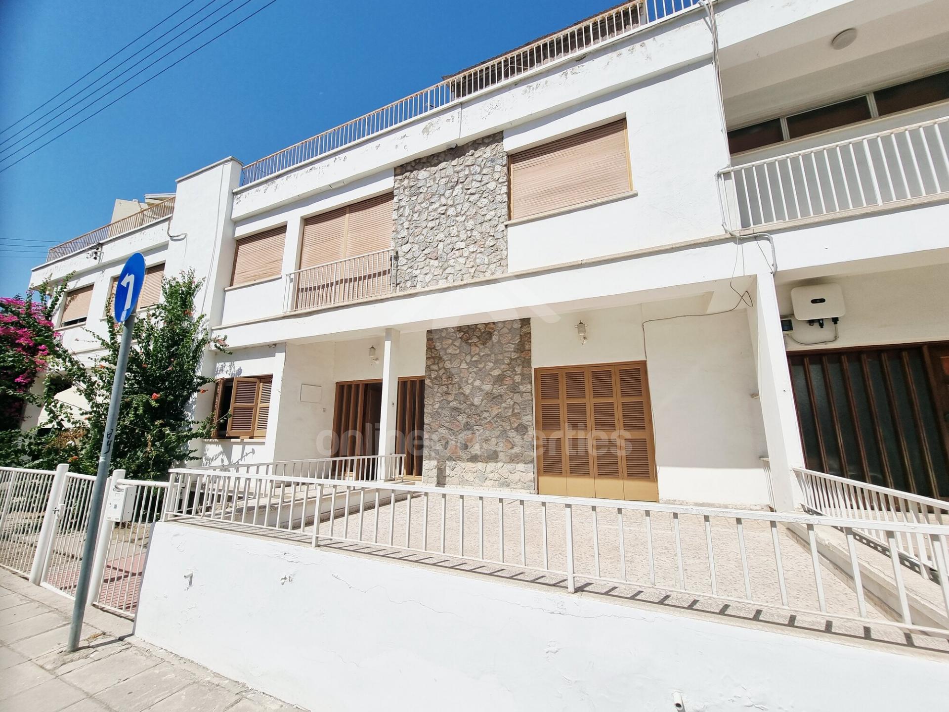 To change image, hover mouse over thumbnails below