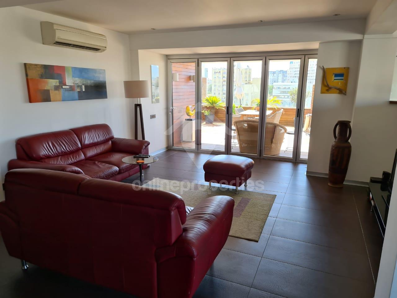 To change image, hover mouse over thumbnails below