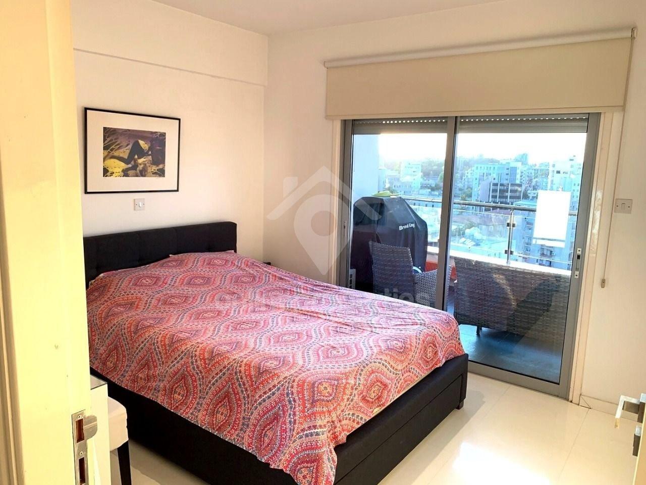 To change image, hover mouse over thumbnails below