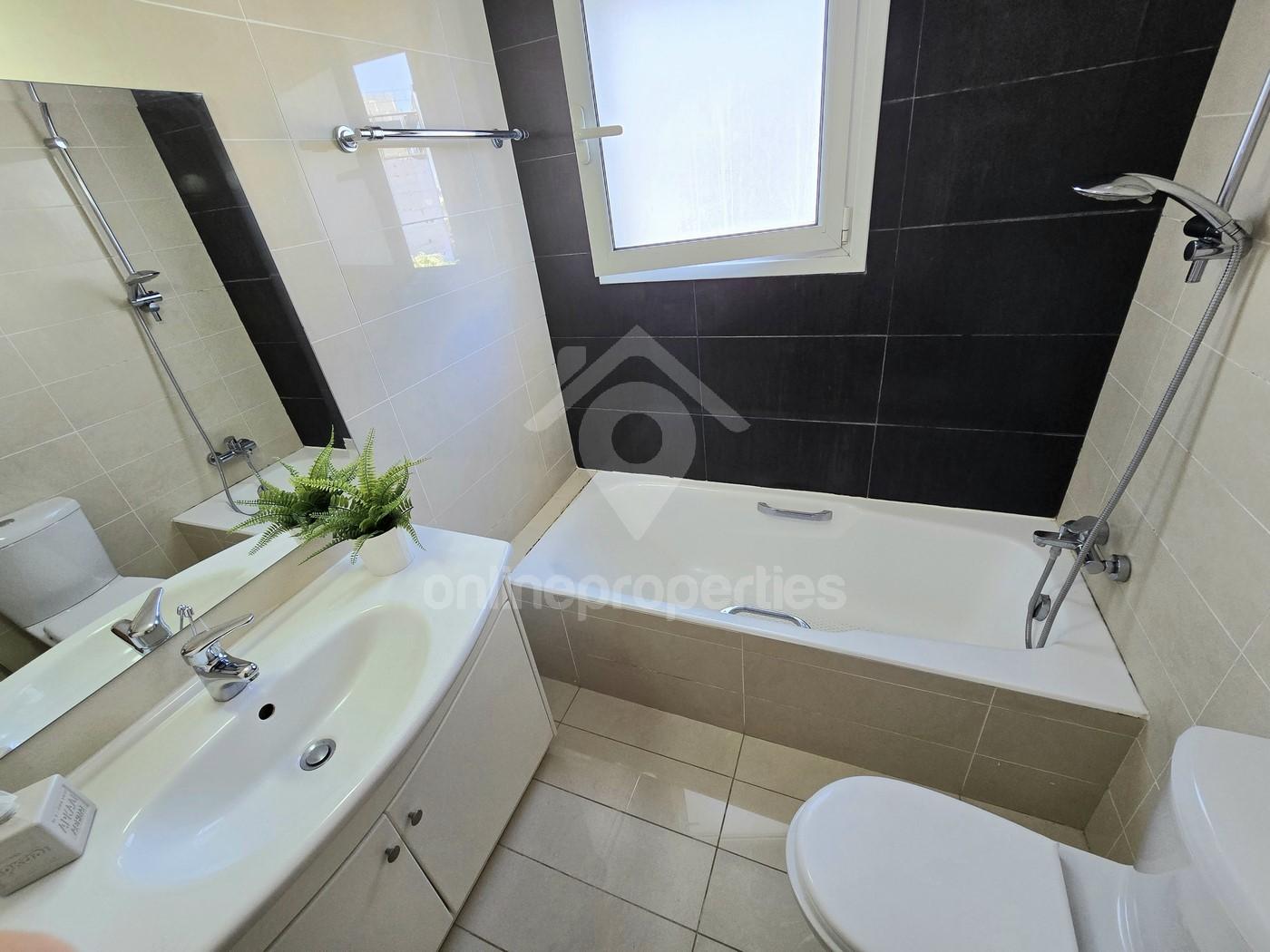 To change image, hover mouse over thumbnails below