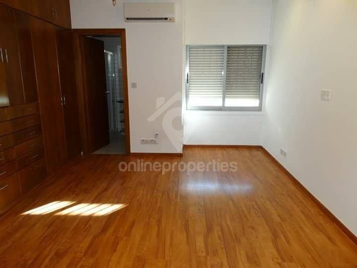 To change image, hover mouse over thumbnails below