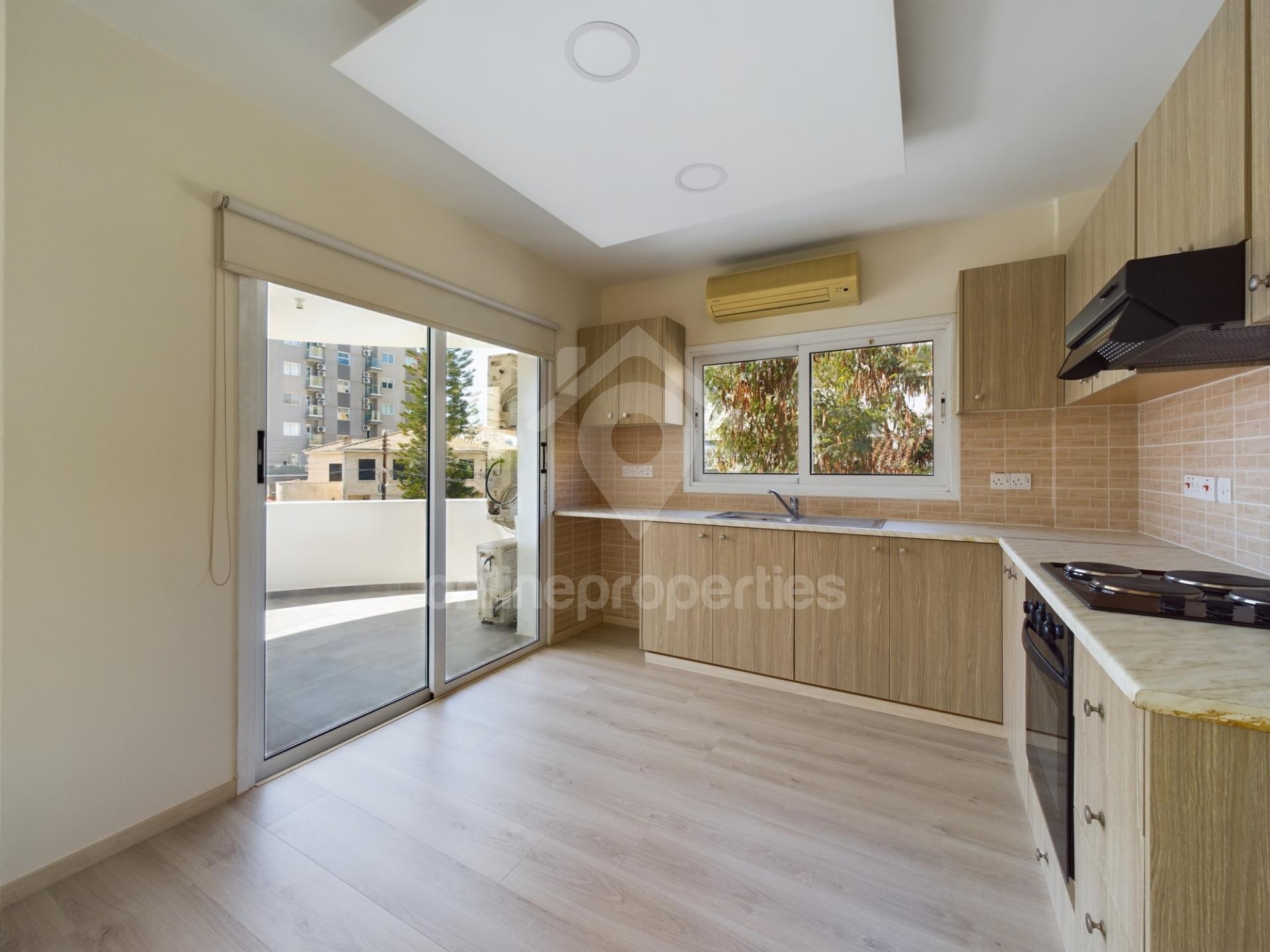 To change image, hover mouse over thumbnails below