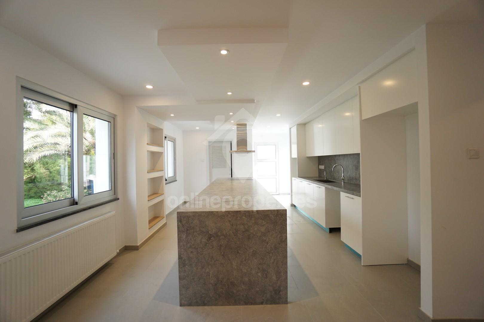 To change image, hover mouse over thumbnails below