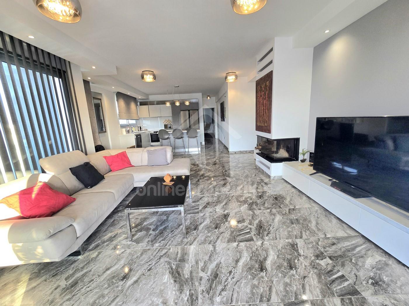 New Luxury unique One-Bedroom Penthouse