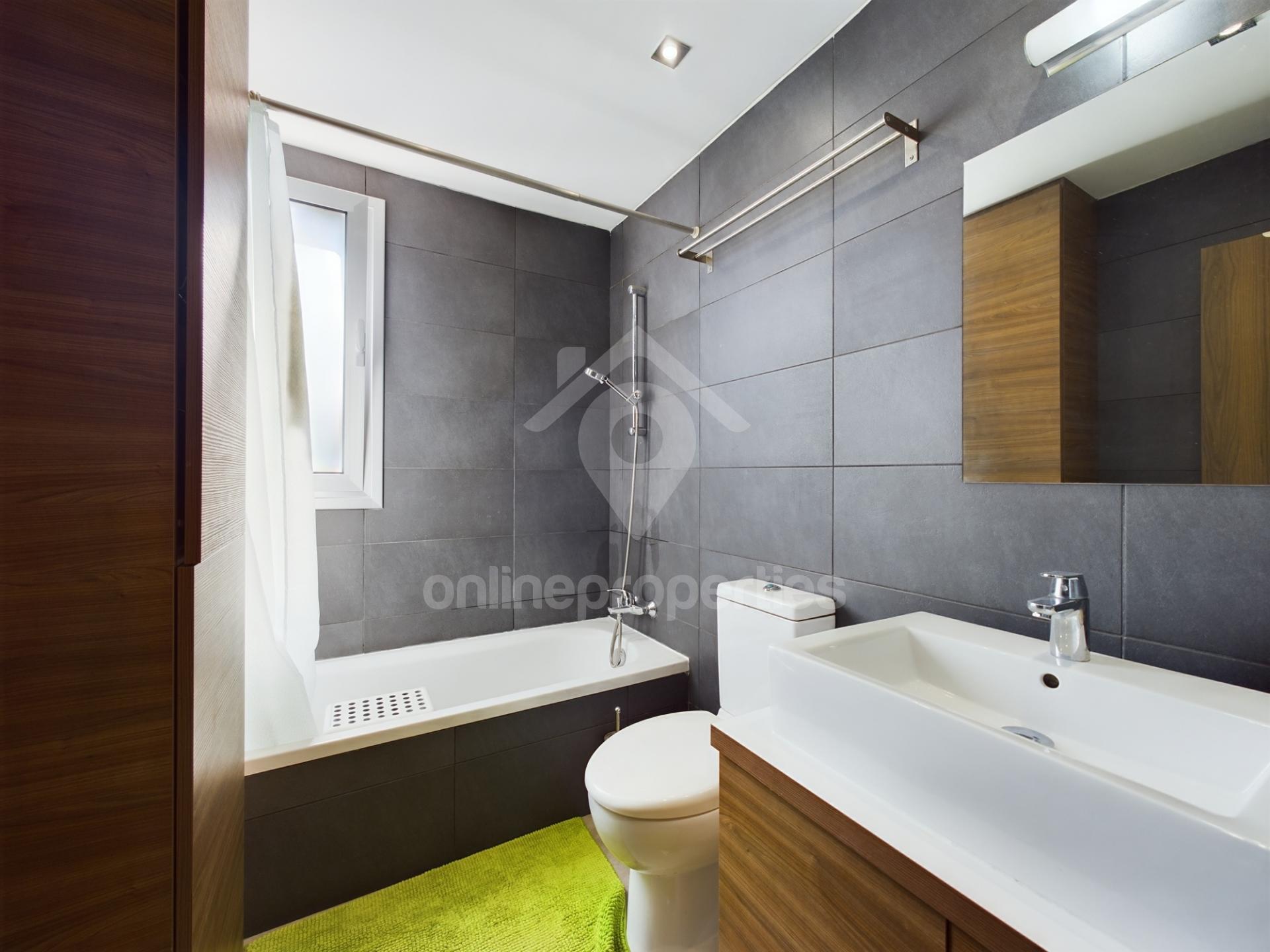 To change image, hover mouse over thumbnails below