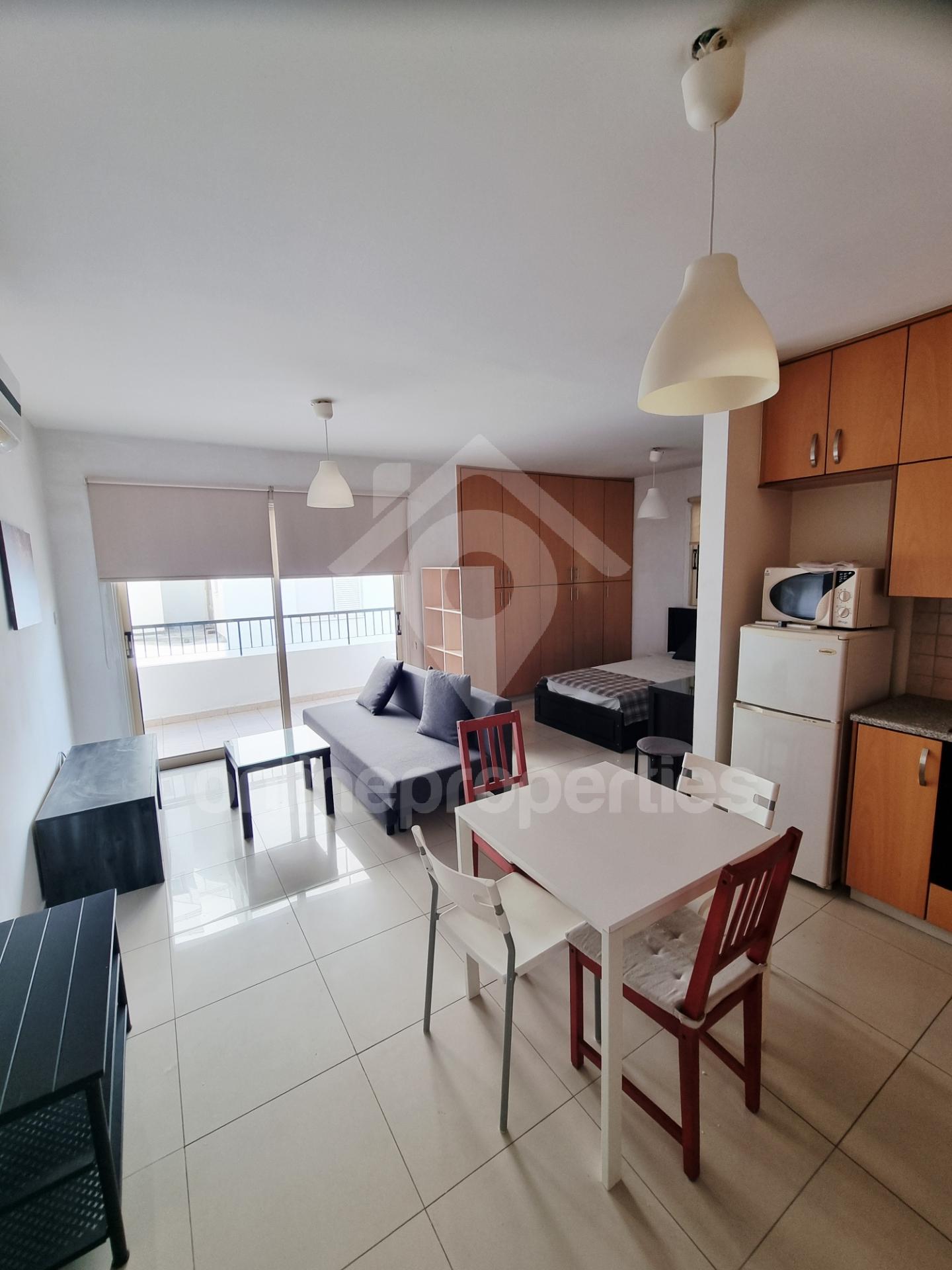 To change image, hover mouse over thumbnails below