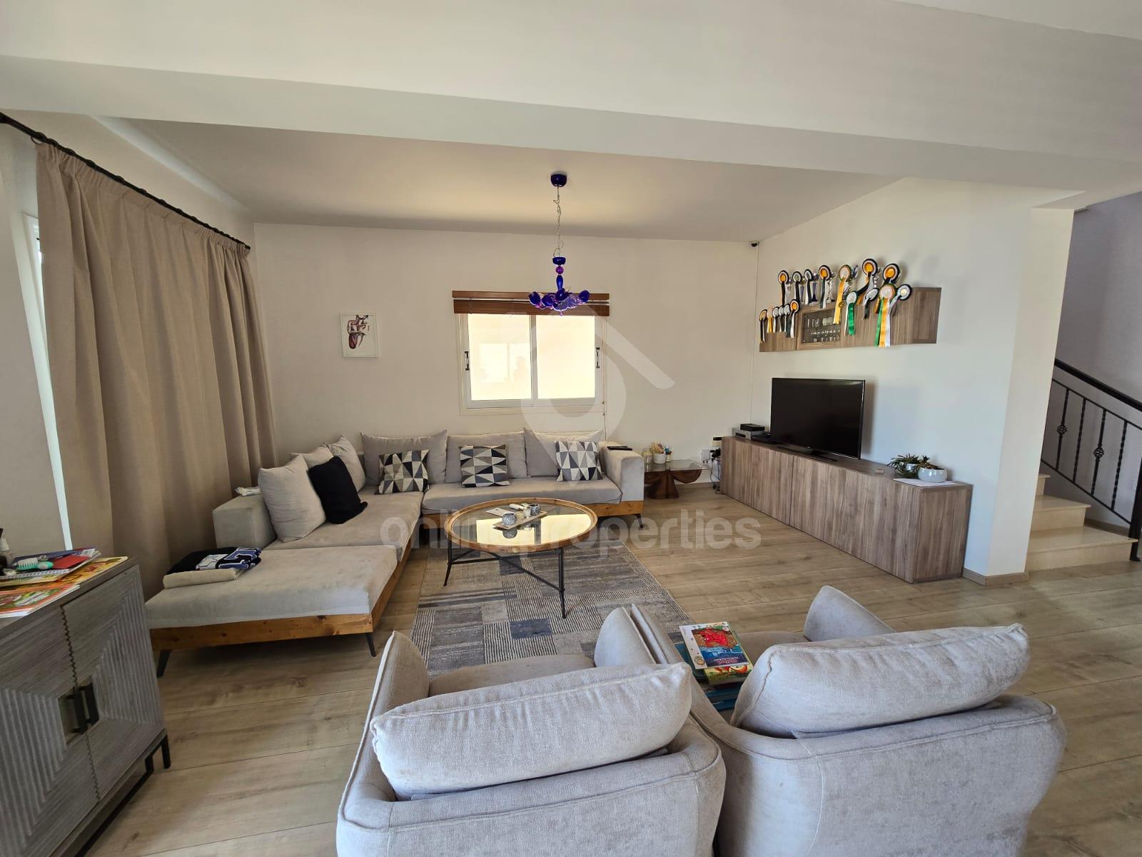 To change image, hover mouse over thumbnails below