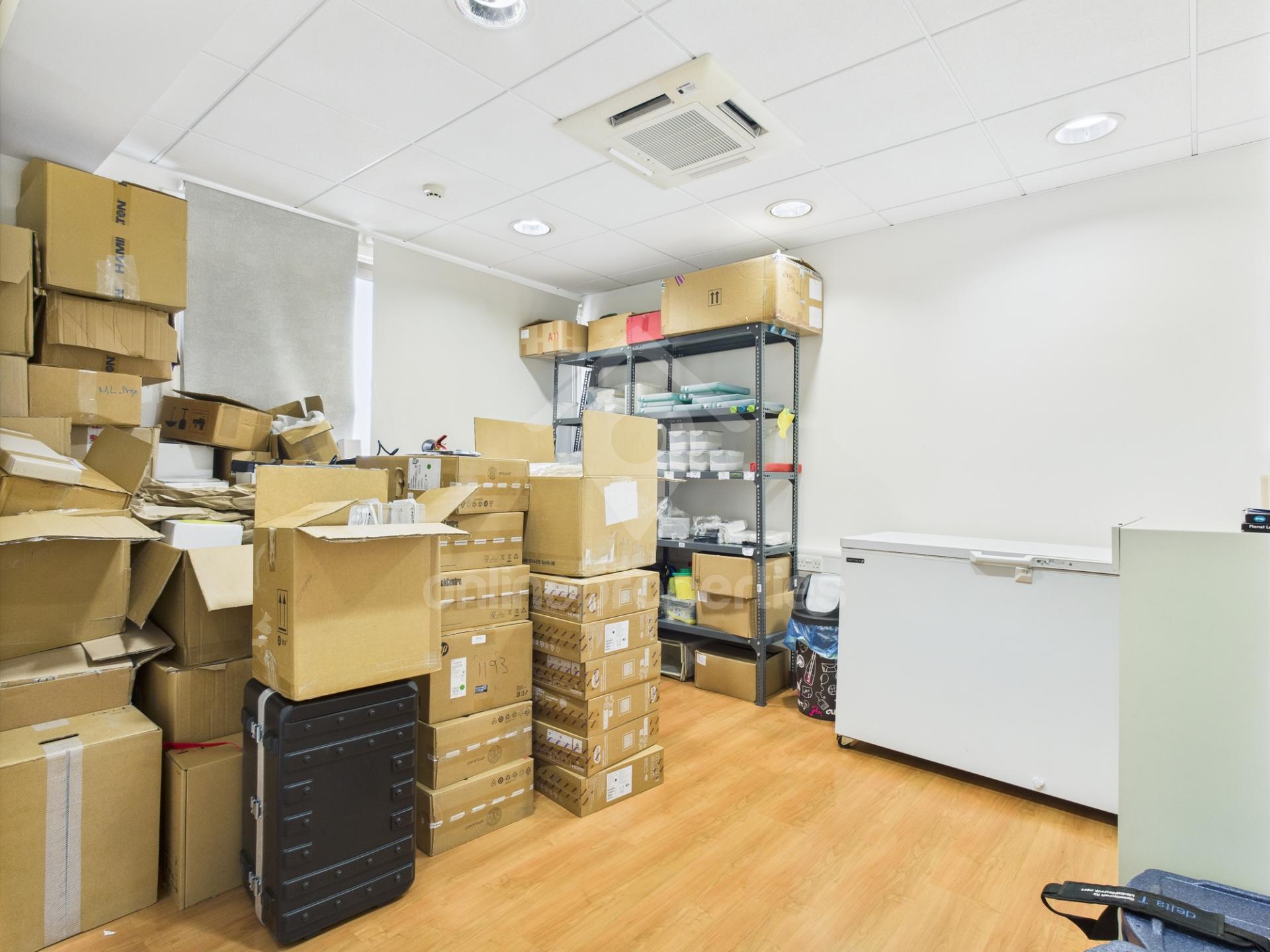 To change image, hover mouse over thumbnails below