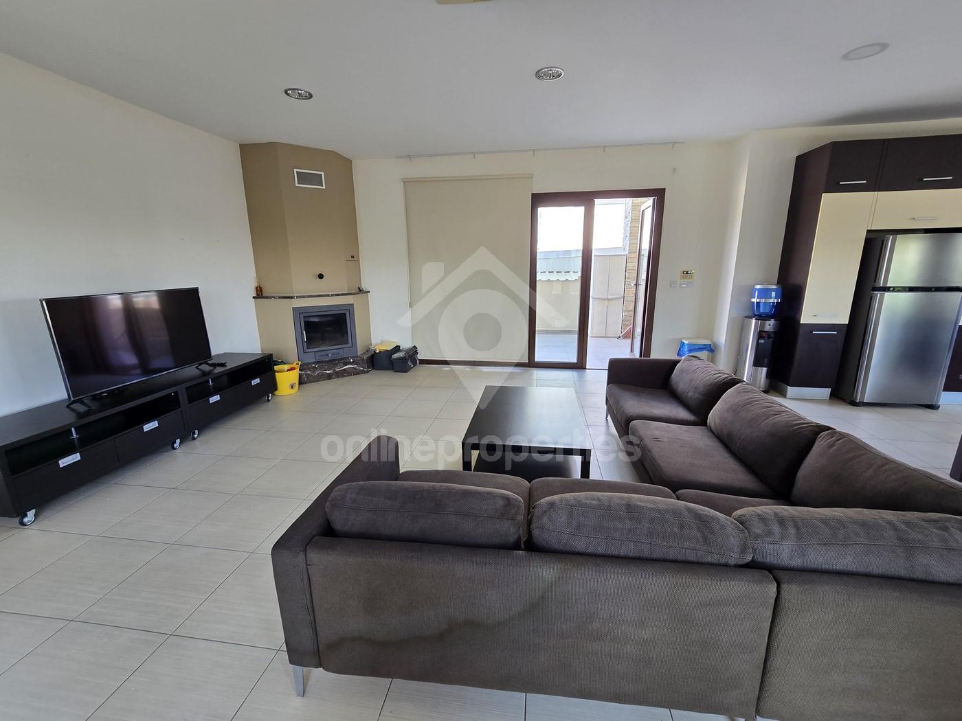 To change image, hover mouse over thumbnails below