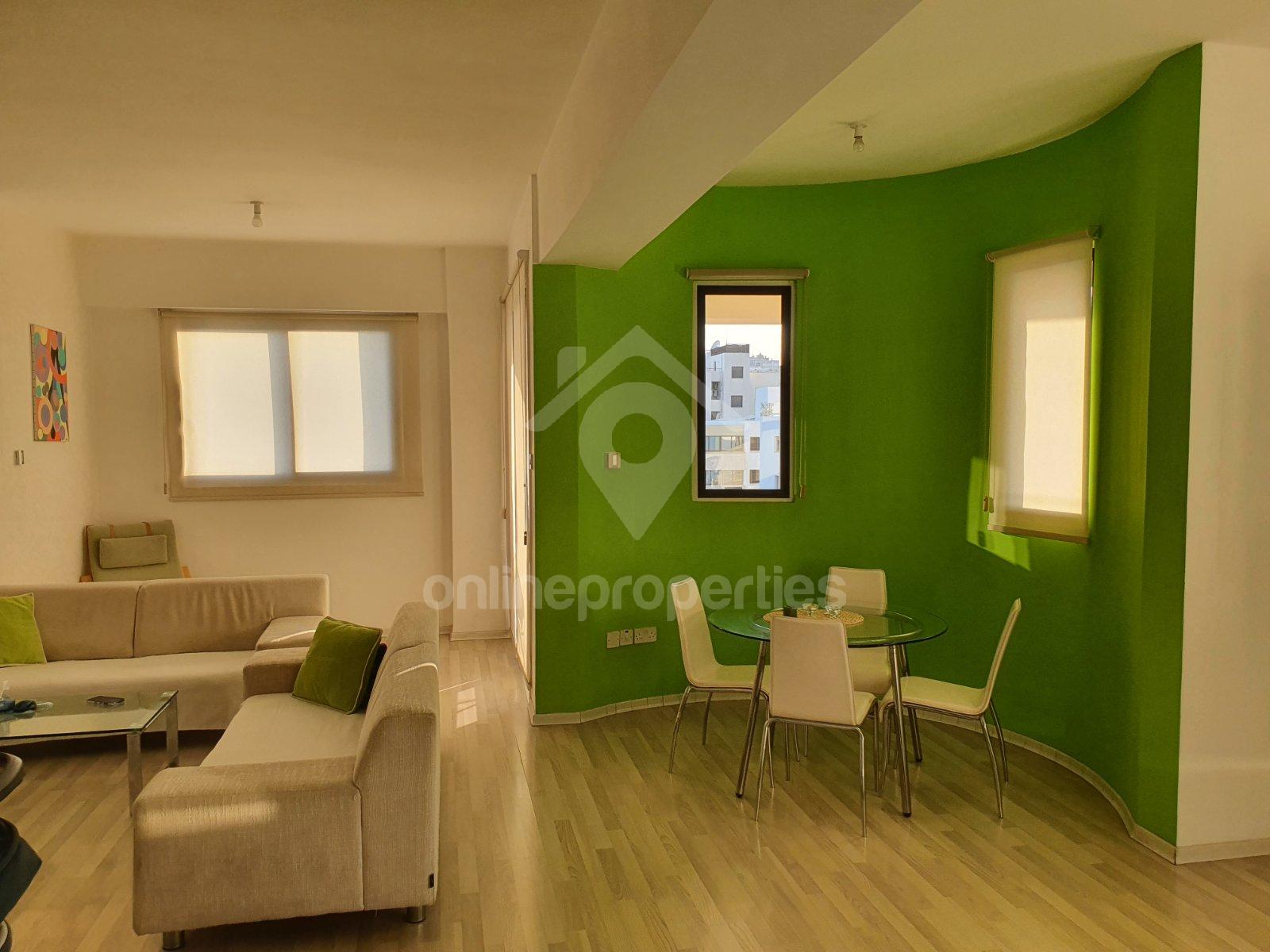 To change image, hover mouse over thumbnails below