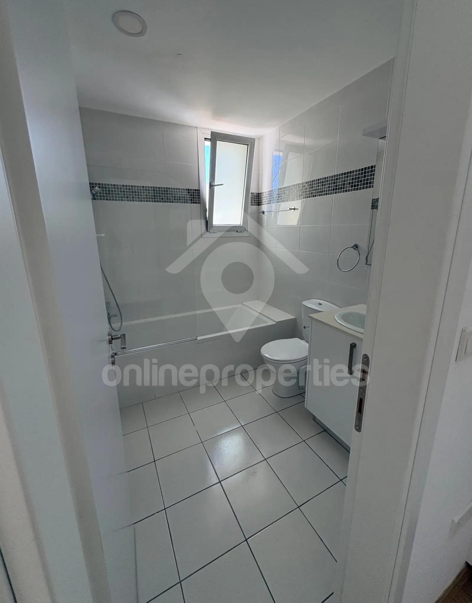 To change image, hover mouse over thumbnails below