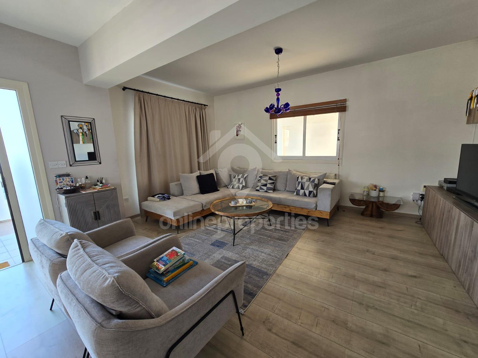 To change image, hover mouse over thumbnails below