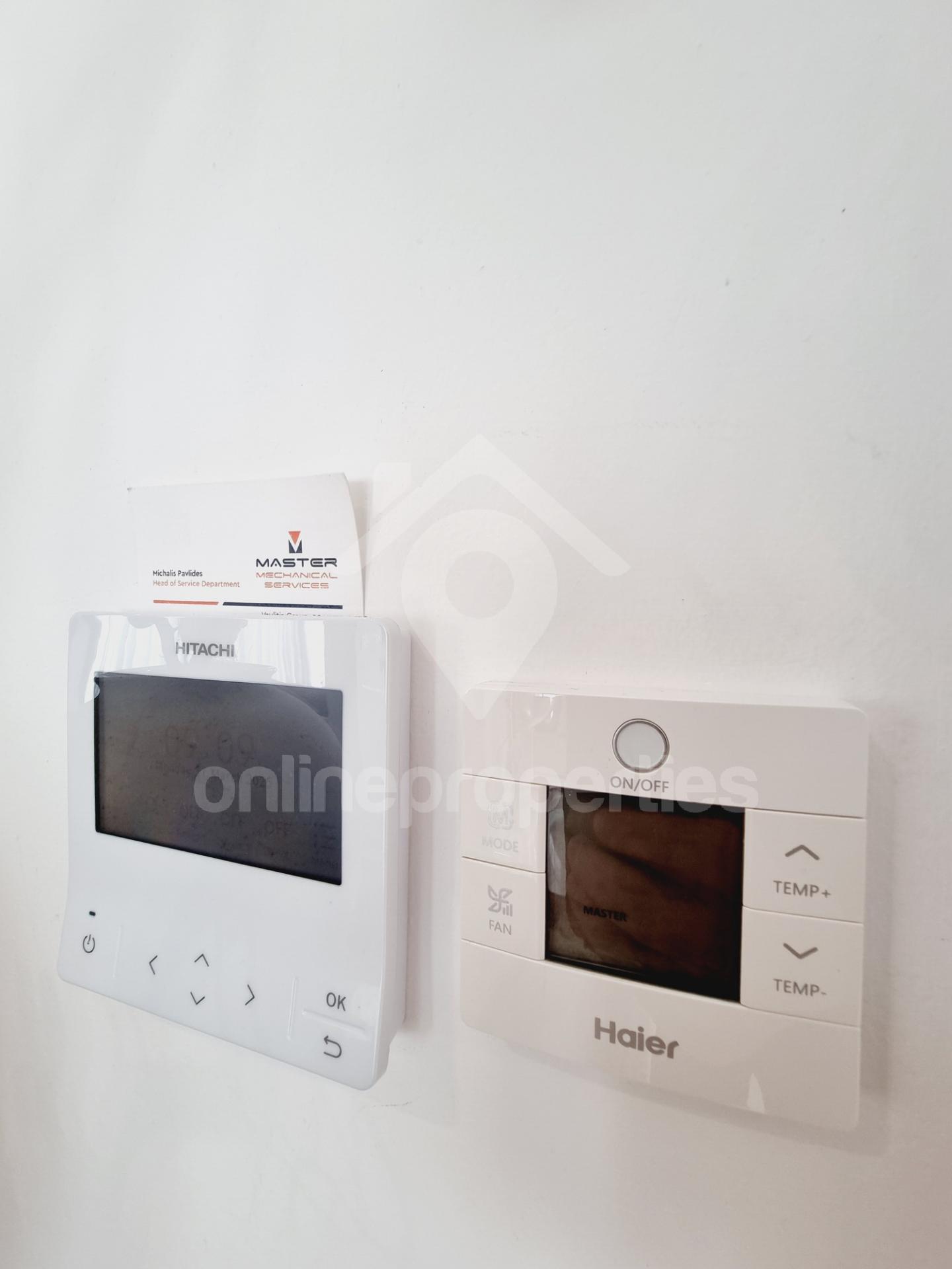 To change image, hover mouse over thumbnails below