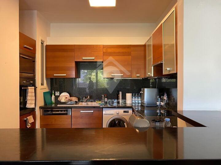 To change image, hover mouse over thumbnails below