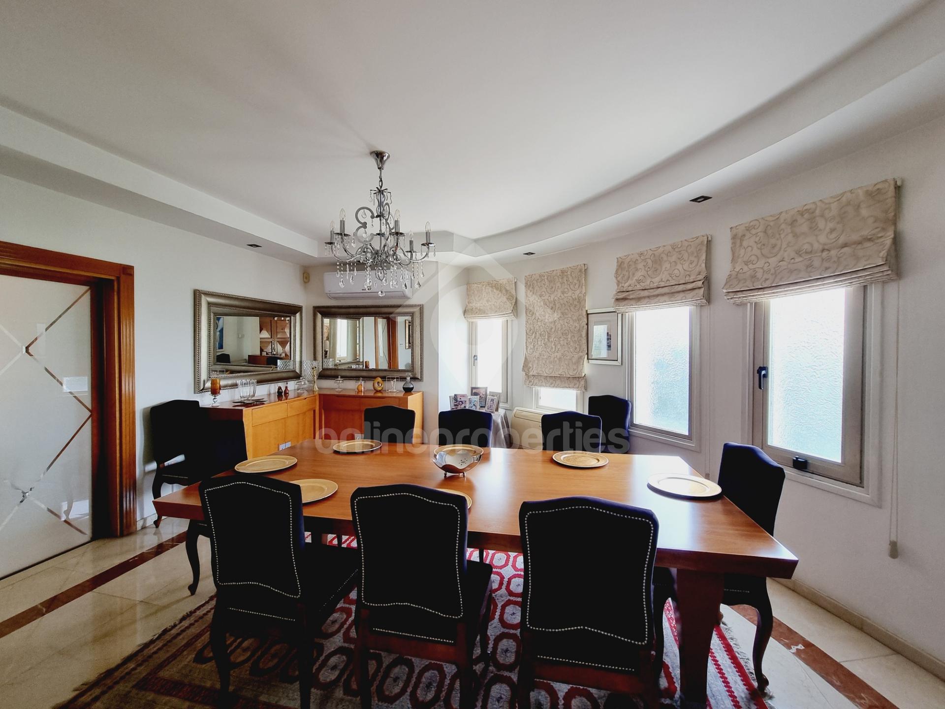 To change image, hover mouse over thumbnails below