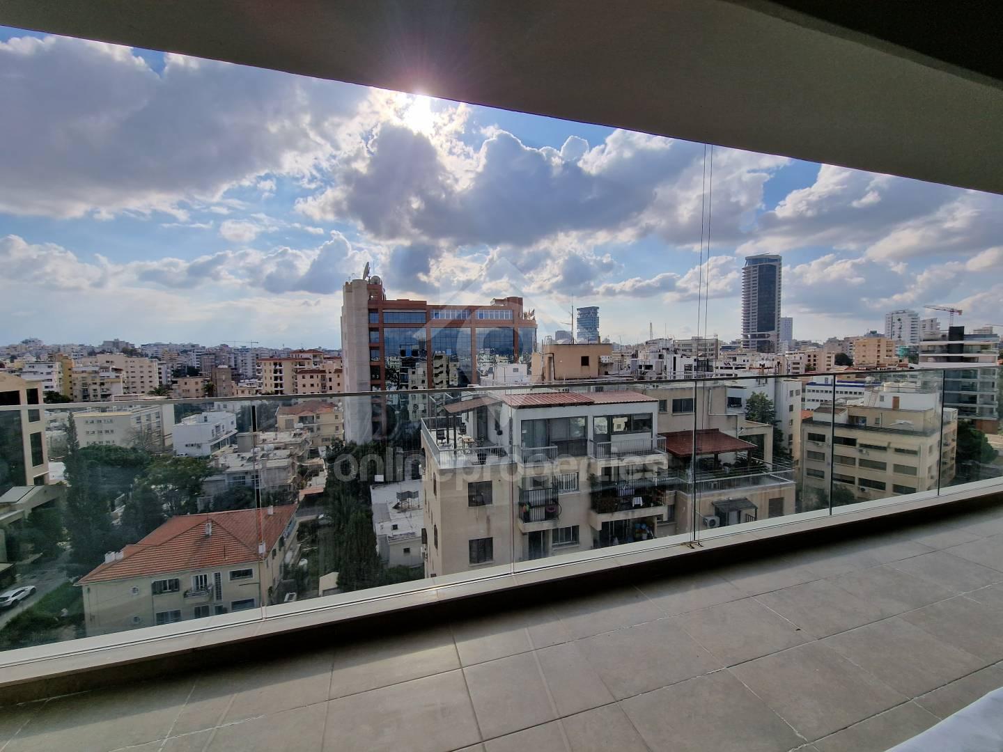 To change image, hover mouse over thumbnails below