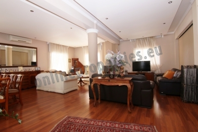 To change image, hover mouse over thumbnails below