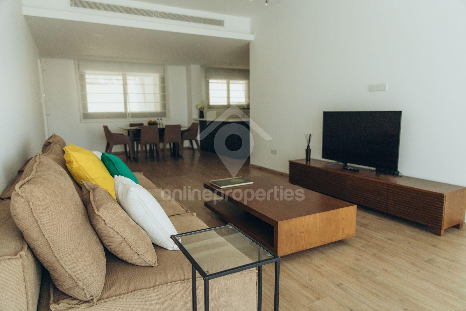 To change image, hover mouse over thumbnails below