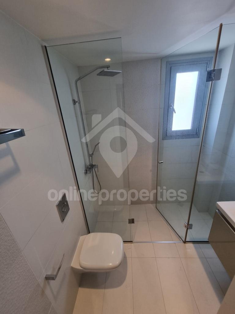 To change image, hover mouse over thumbnails below