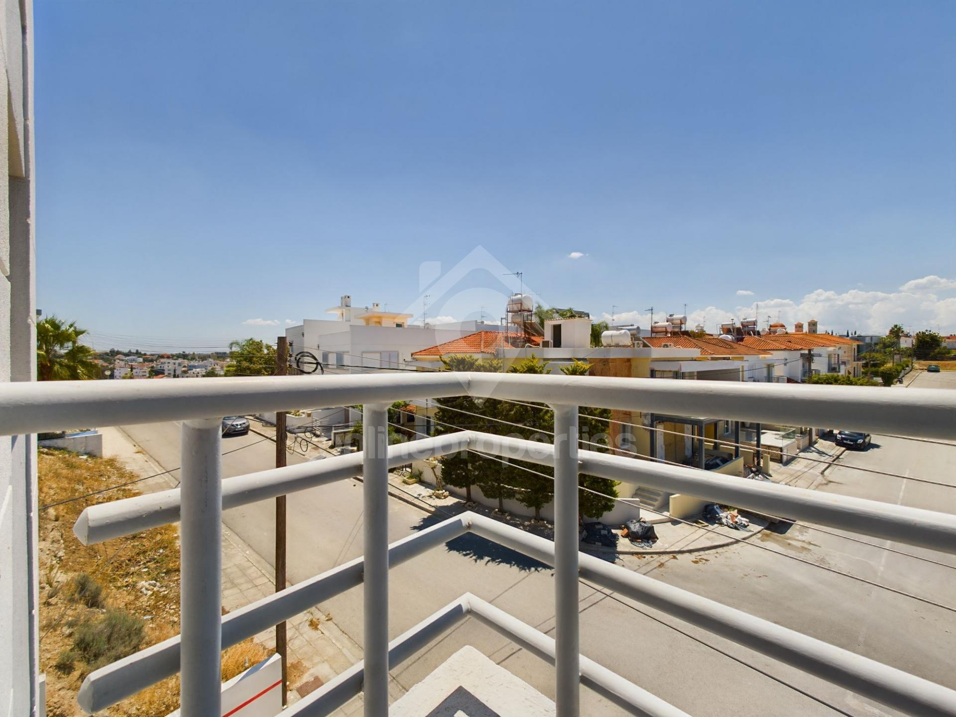 To change image, hover mouse over thumbnails below