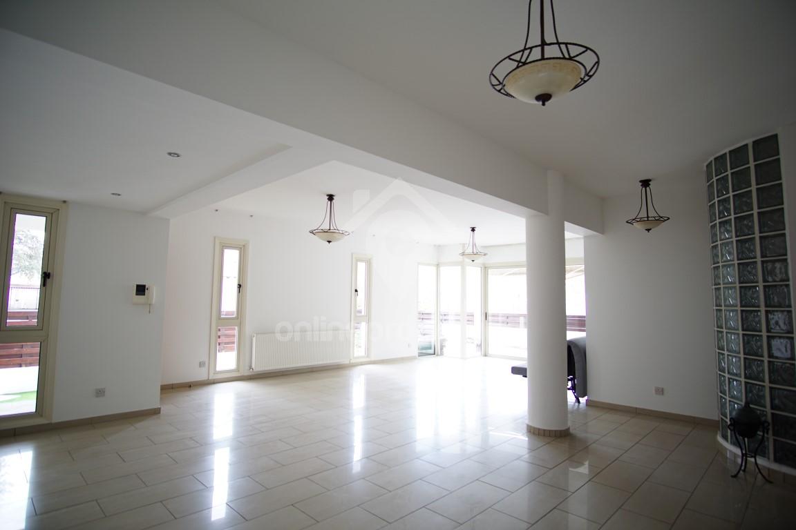 To change image, hover mouse over thumbnails below