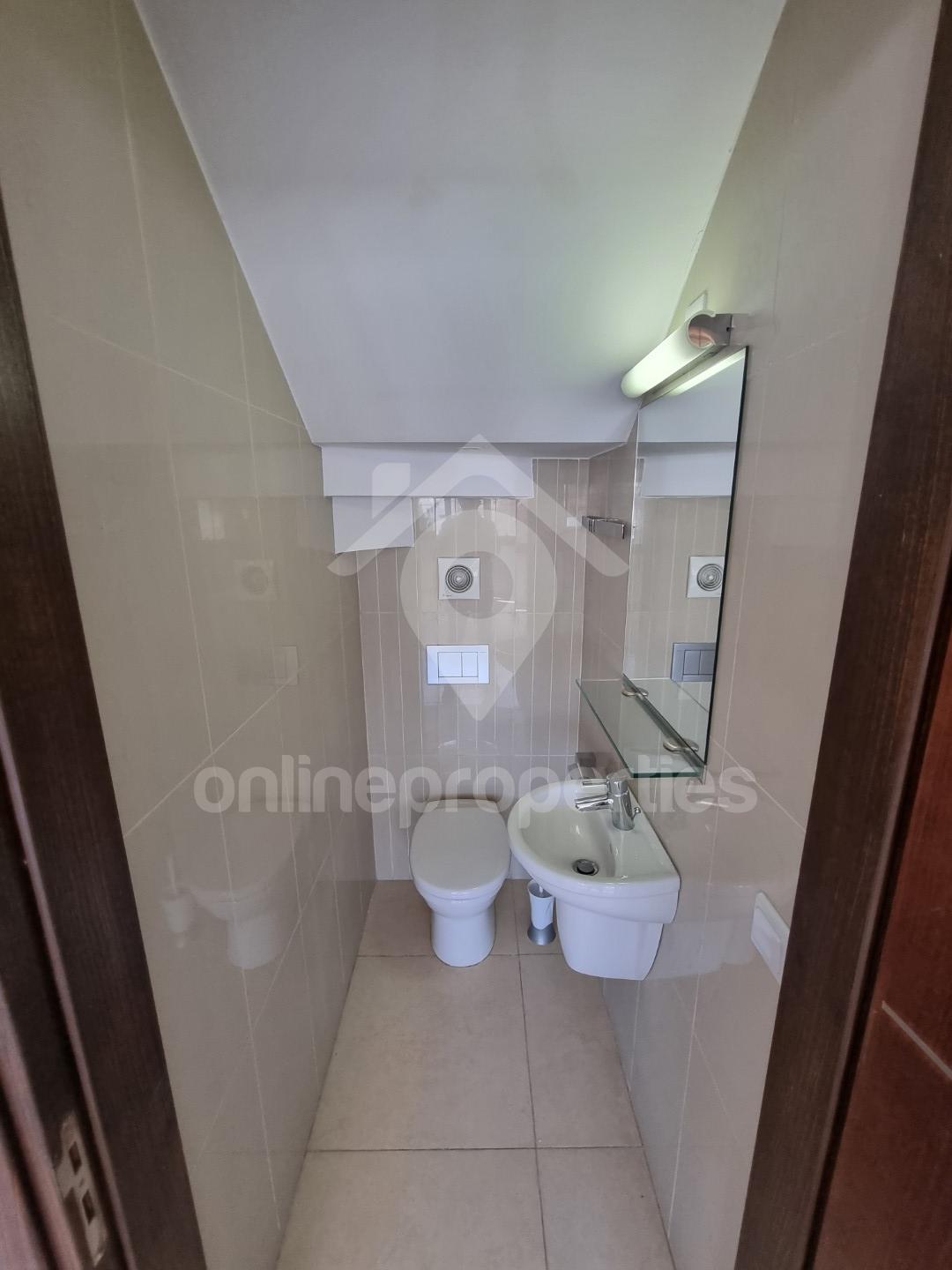 To change image, hover mouse over thumbnails below