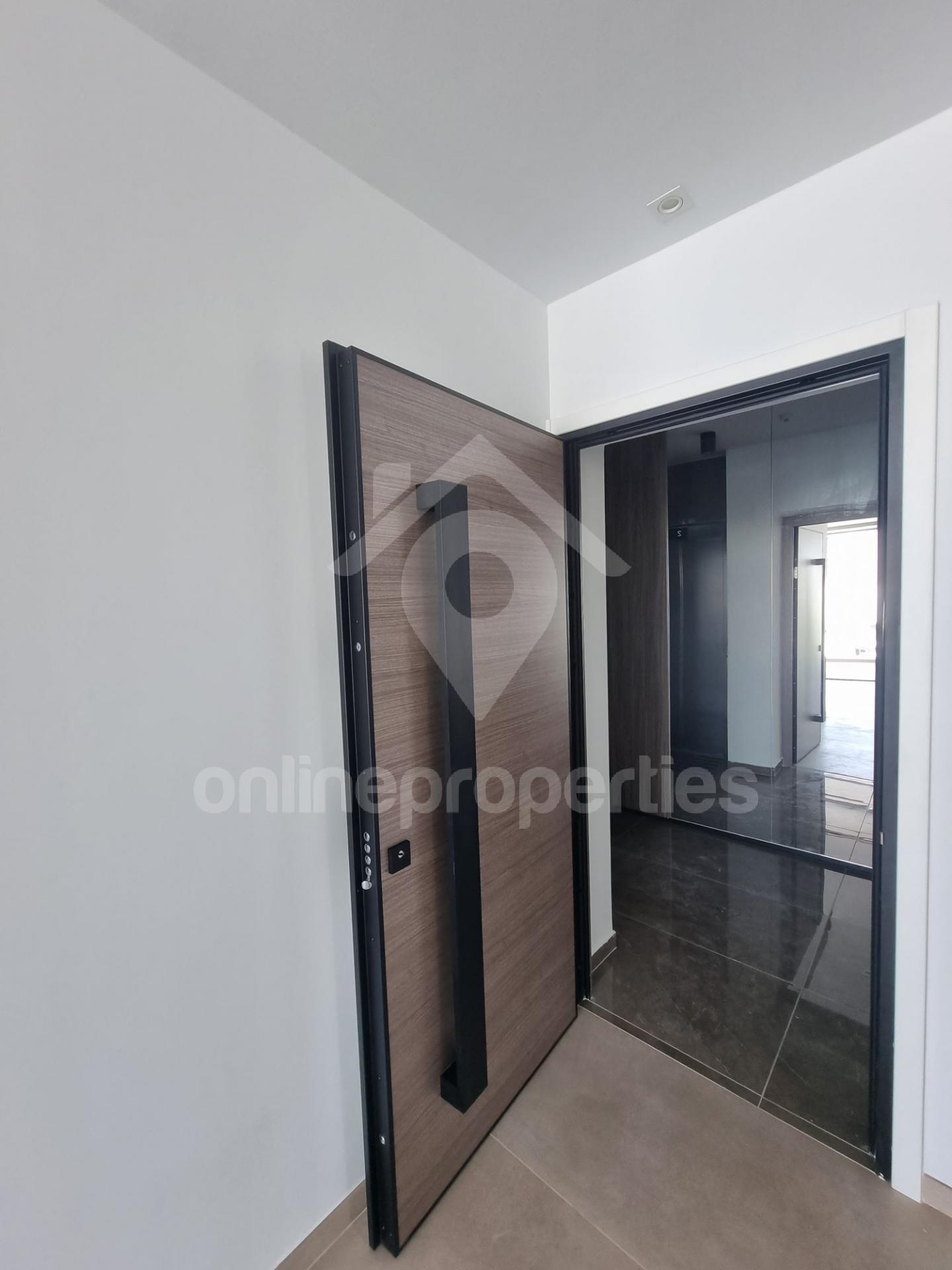 To change image, hover mouse over thumbnails below