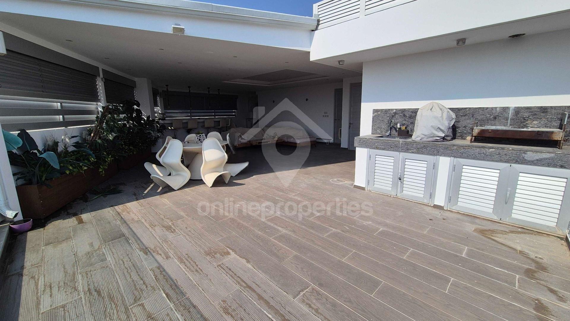 To change image, hover mouse over thumbnails below