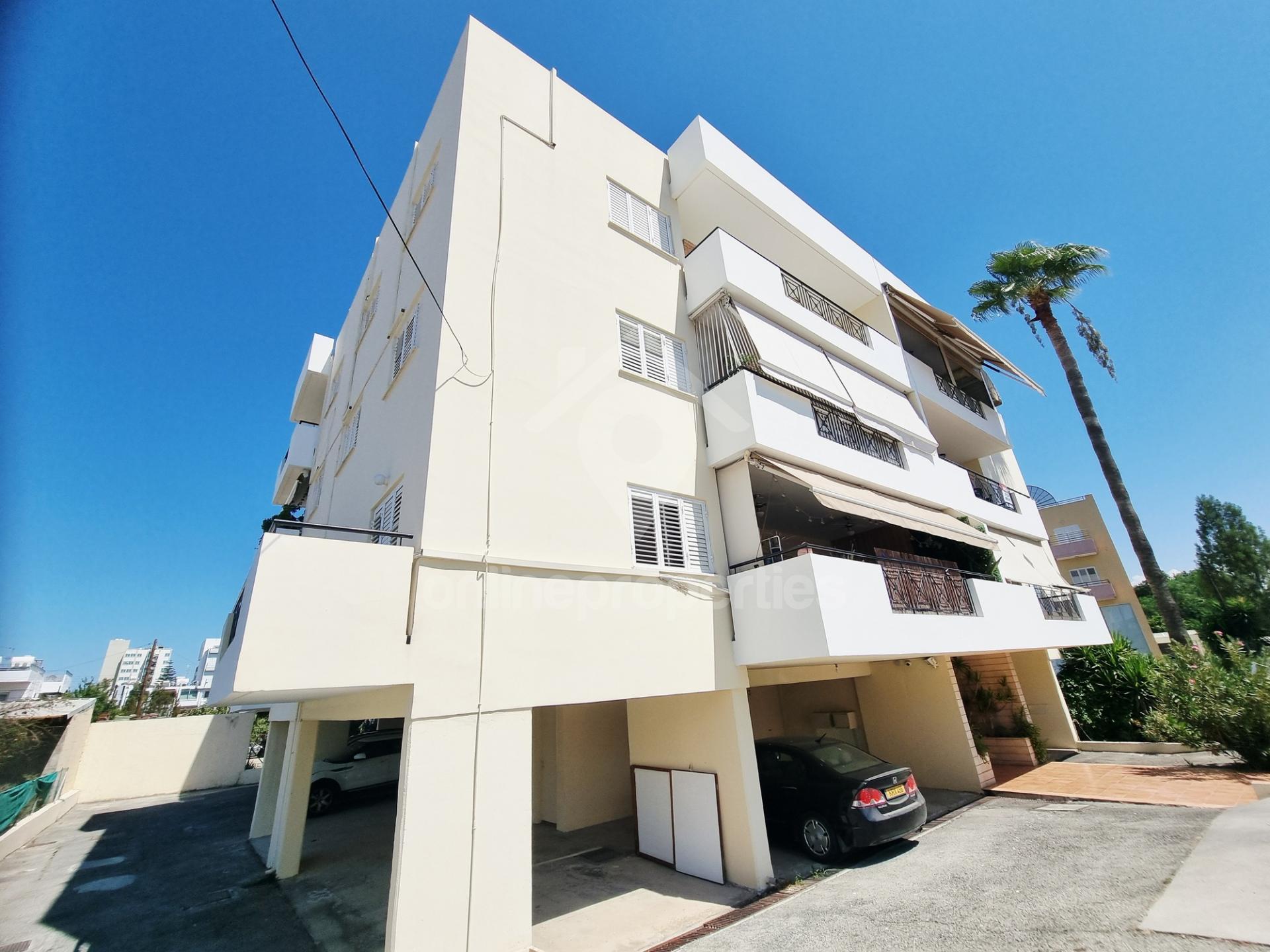 To change image, hover mouse over thumbnails below