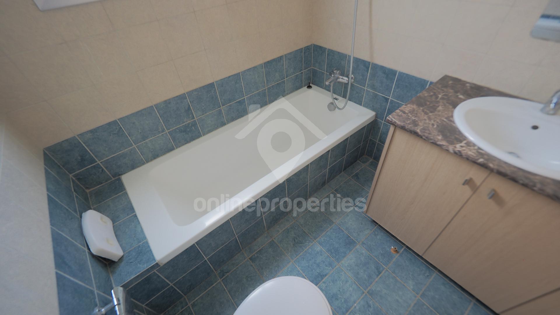 To change image, hover mouse over thumbnails below