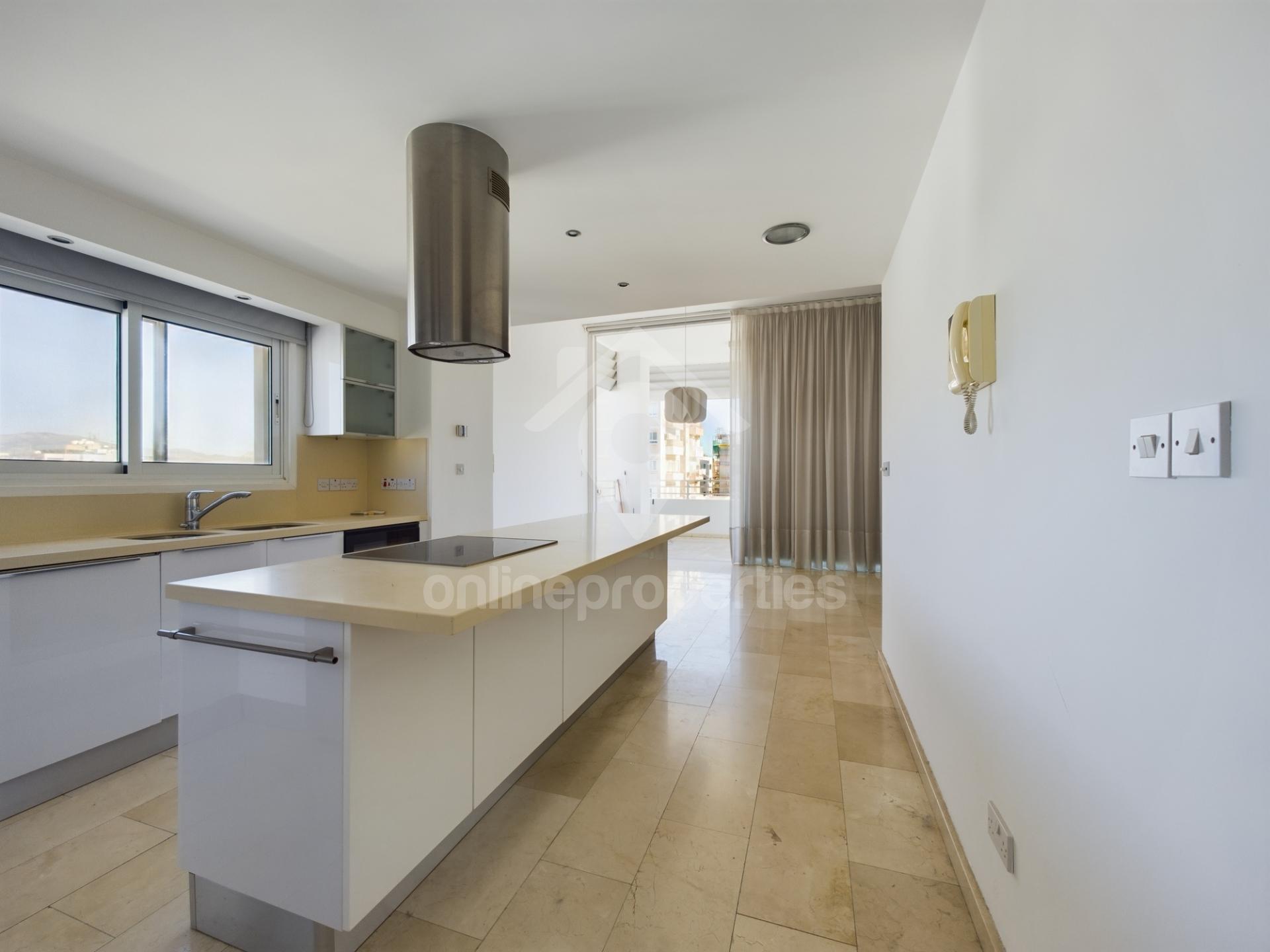 To change image, hover mouse over thumbnails below