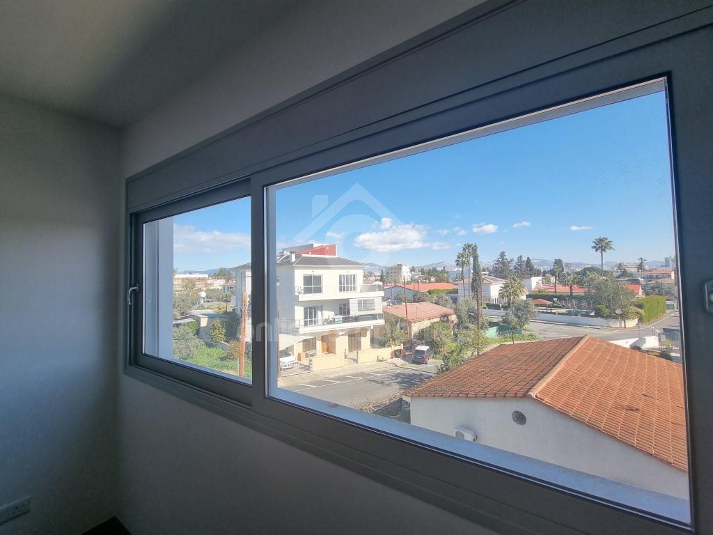 To change image, hover mouse over thumbnails below