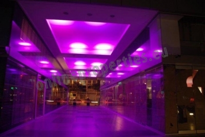 To change image, hover mouse over thumbnails below