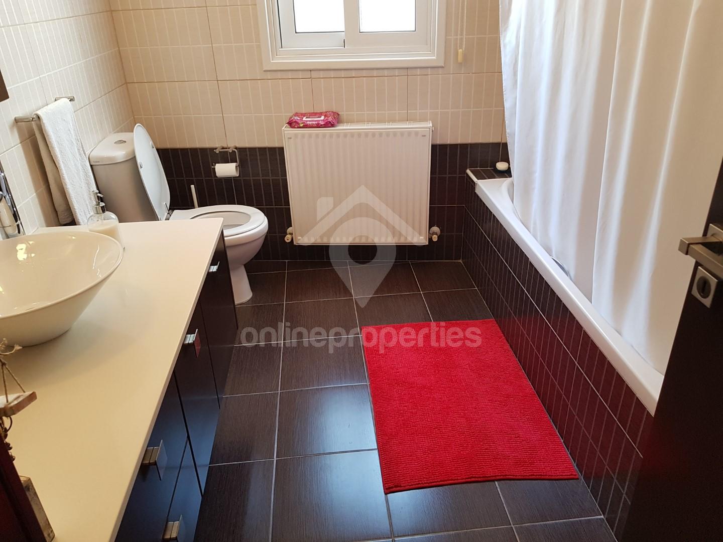 To change image, hover mouse over thumbnails below