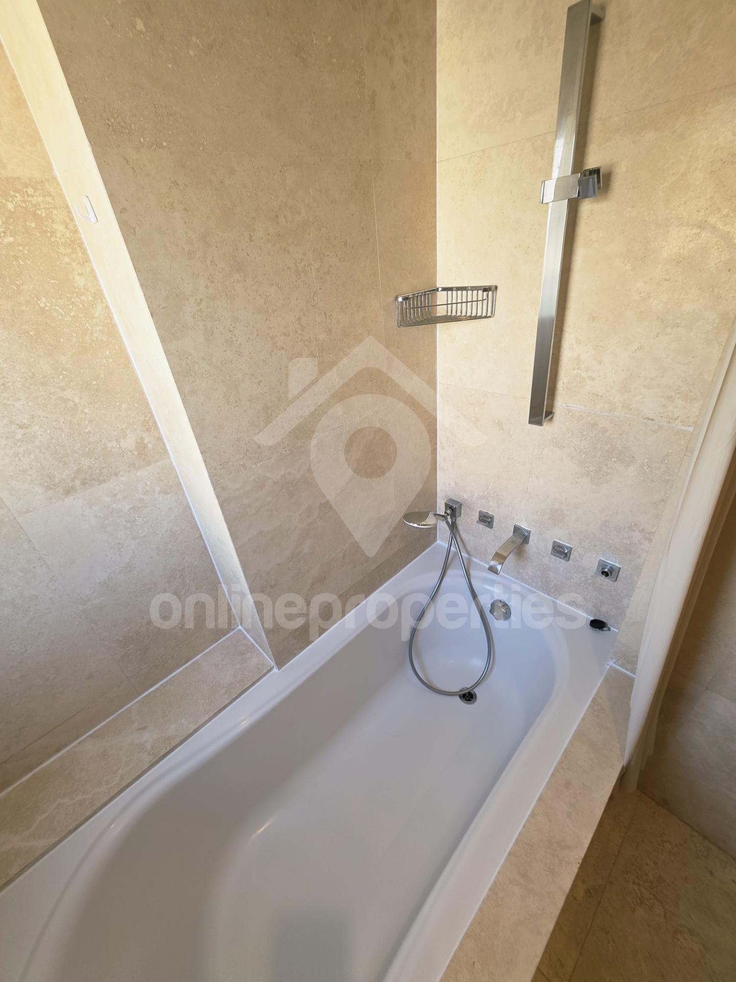 To change image, hover mouse over thumbnails below