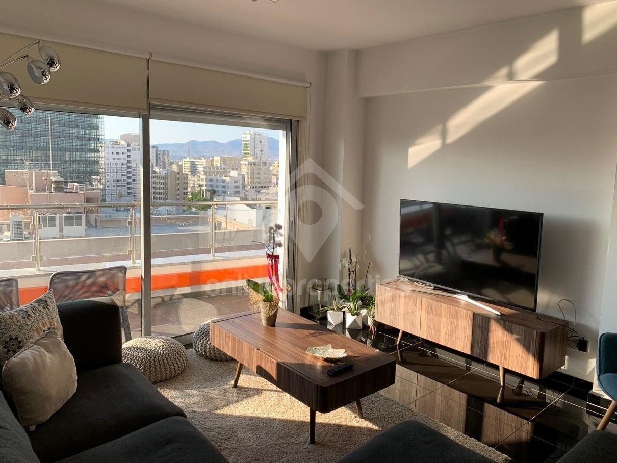 To change image, hover mouse over thumbnails below