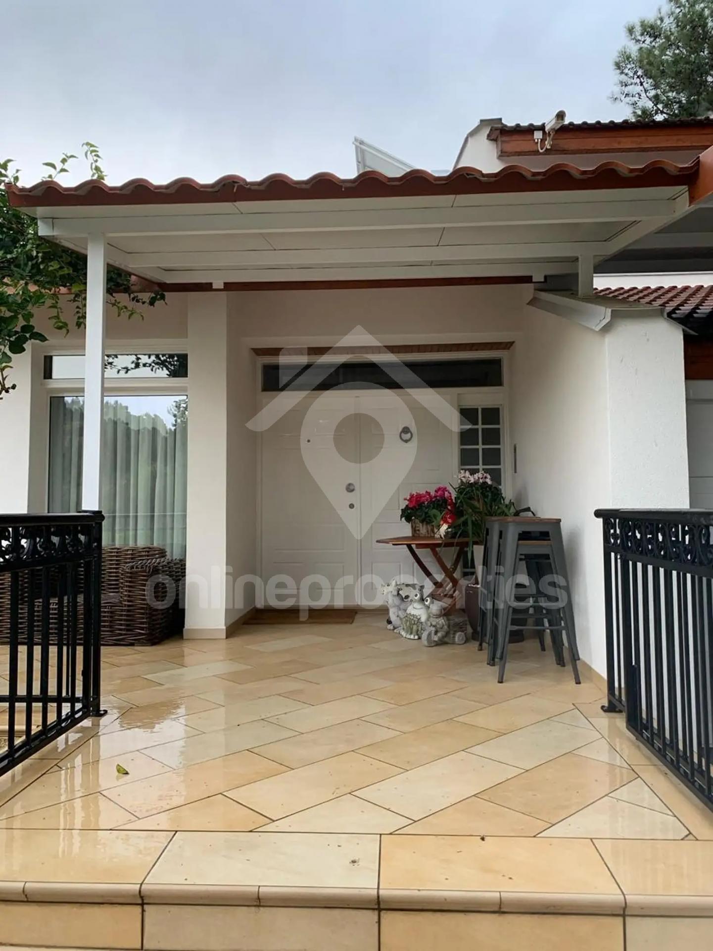 To change image, hover mouse over thumbnails below