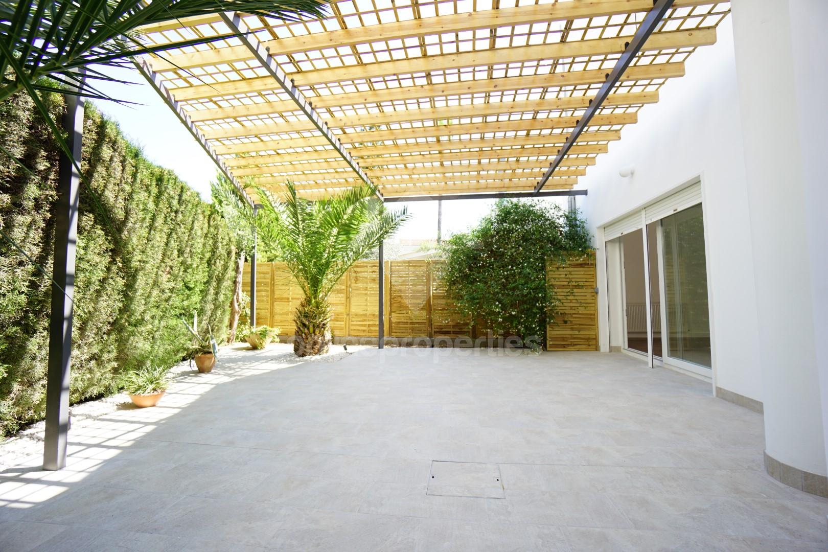 To change image, hover mouse over thumbnails below