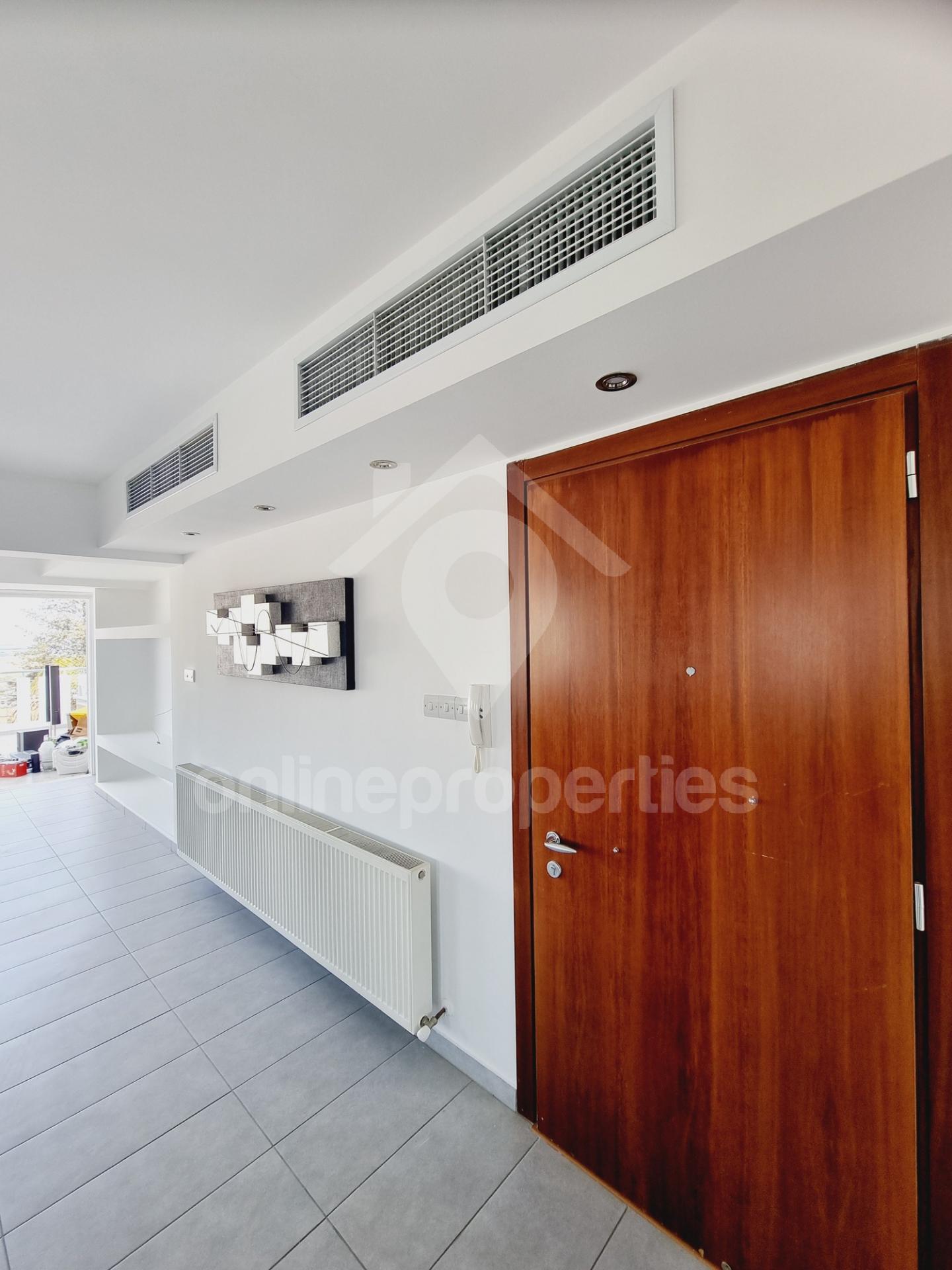 To change image, hover mouse over thumbnails below