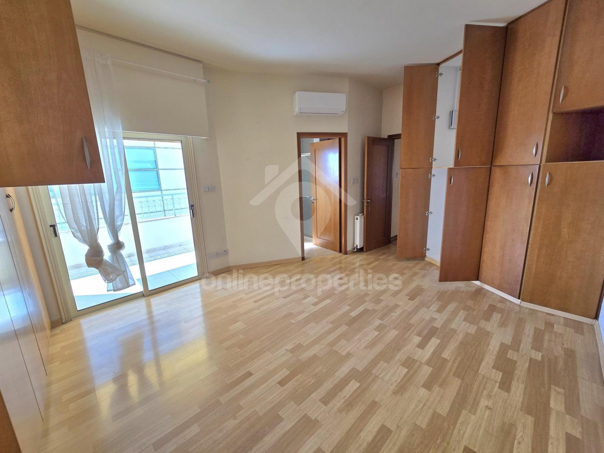 To change image, hover mouse over thumbnails below