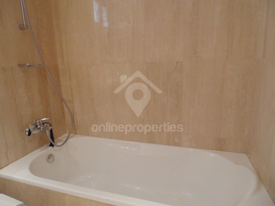 To change image, hover mouse over thumbnails below