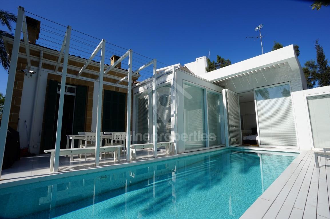 Beautiful Listed House at a supreme area
