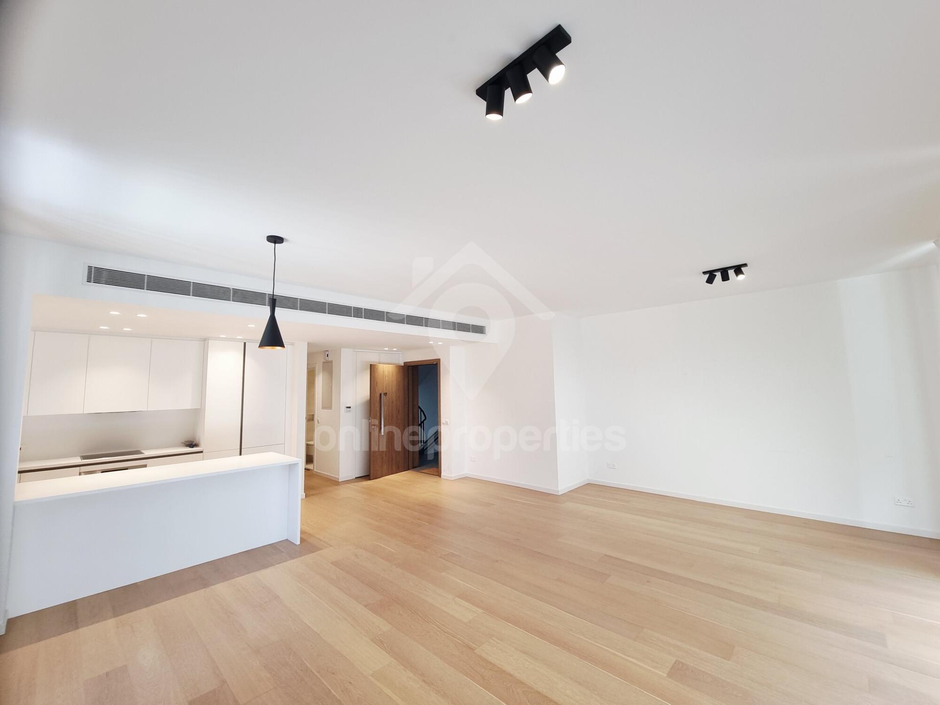 To change image, hover mouse over thumbnails below