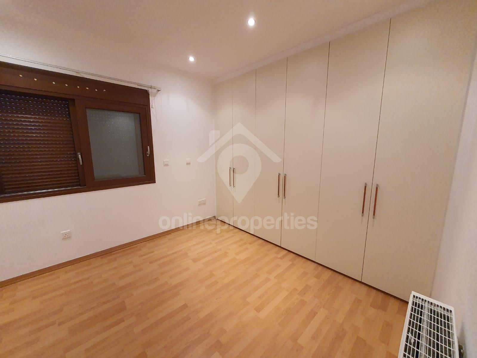 To change image, hover mouse over thumbnails below