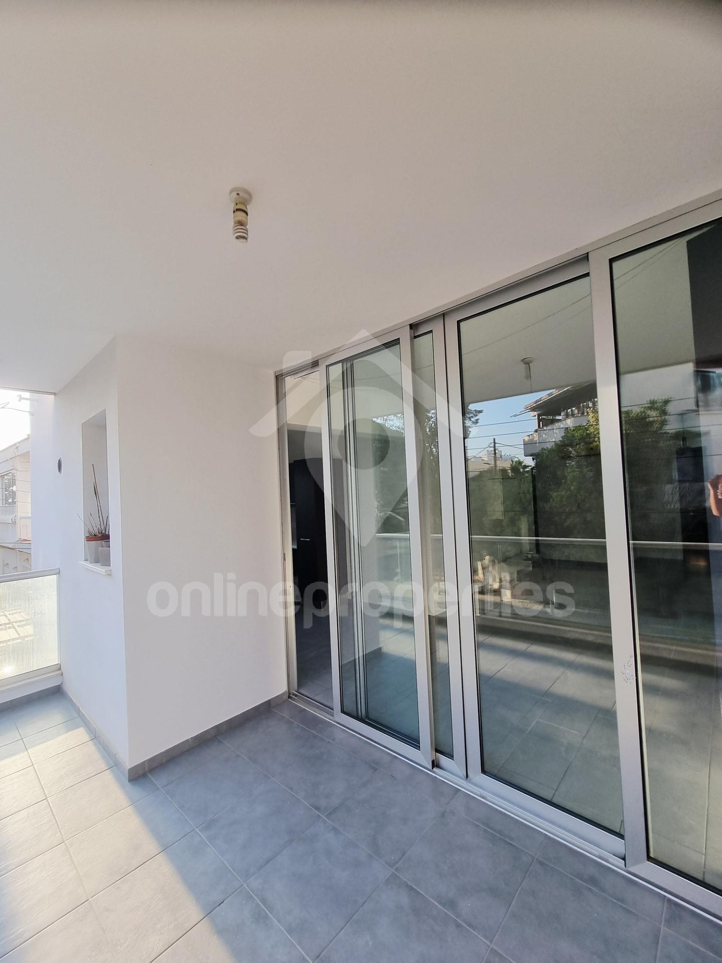 To change image, hover mouse over thumbnails below