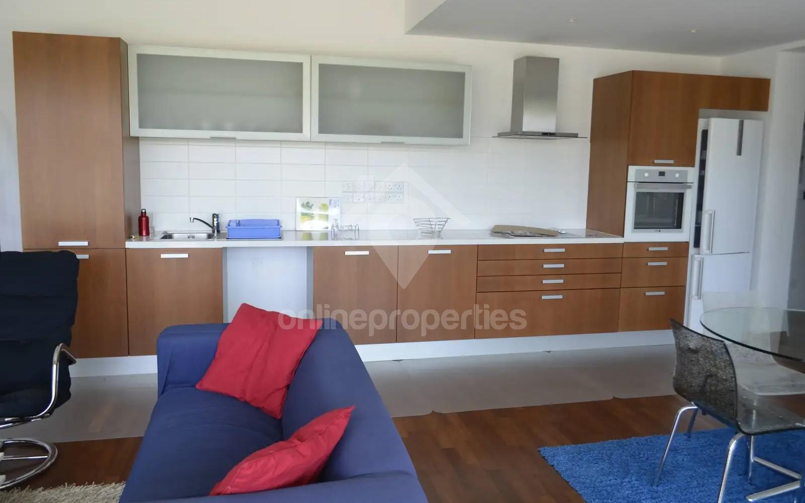 To change image, hover mouse over thumbnails below