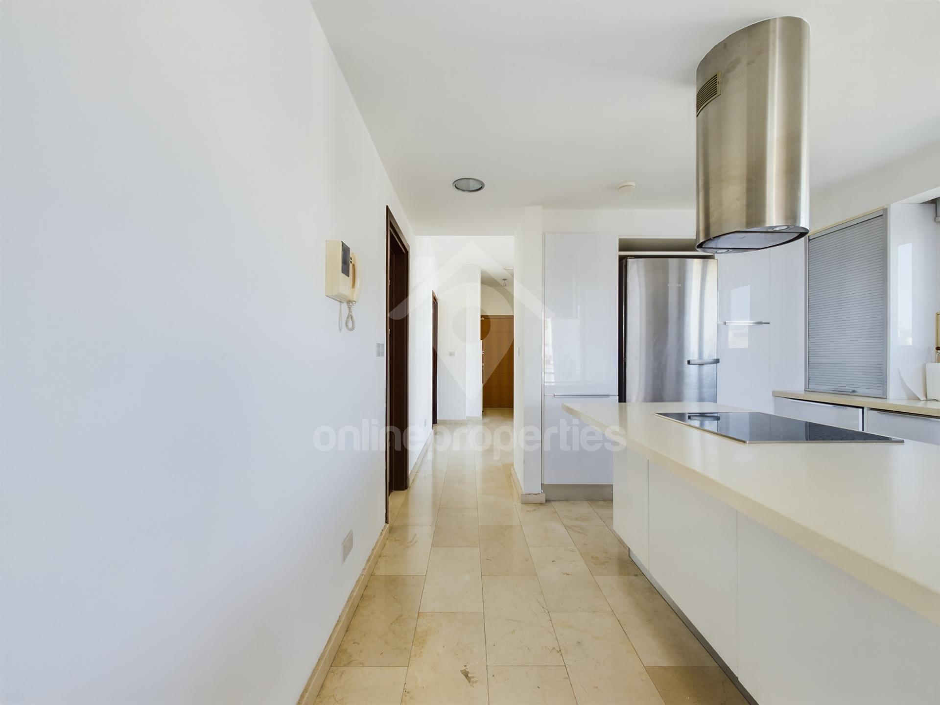 To change image, hover mouse over thumbnails below