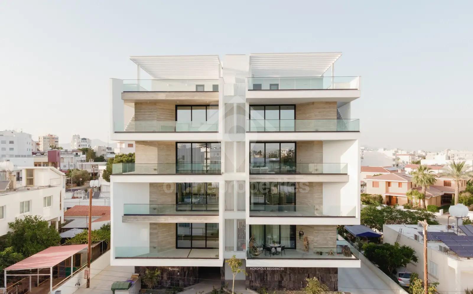 To change image, hover mouse over thumbnails below